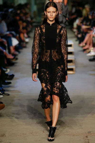 Look 75